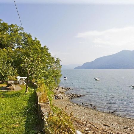 Bella Casa Alla Spiaggia Tronzano Lago Maggiore Buitenkant foto