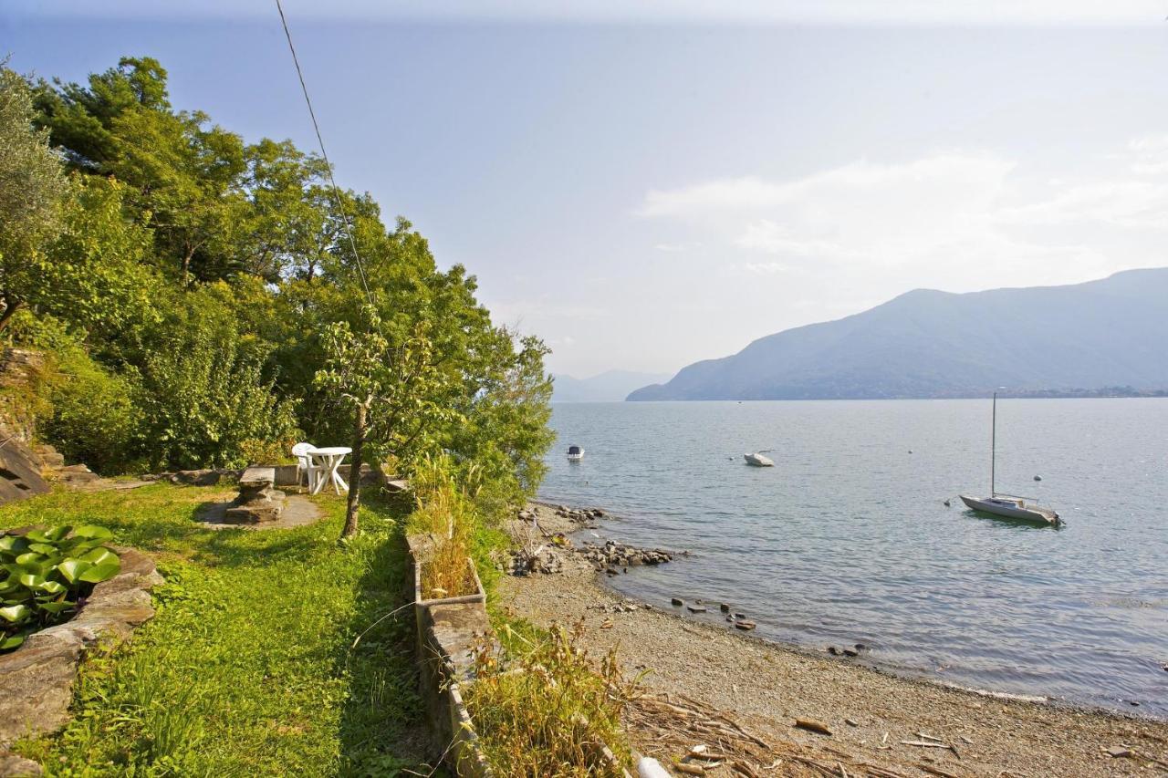 Bella Casa Alla Spiaggia Tronzano Lago Maggiore Buitenkant foto