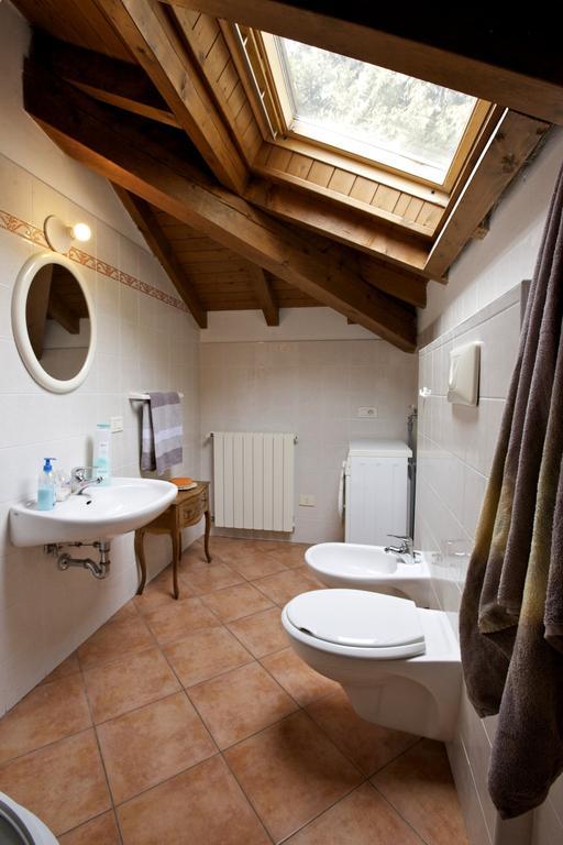 Bella Casa Alla Spiaggia Tronzano Lago Maggiore Buitenkant foto