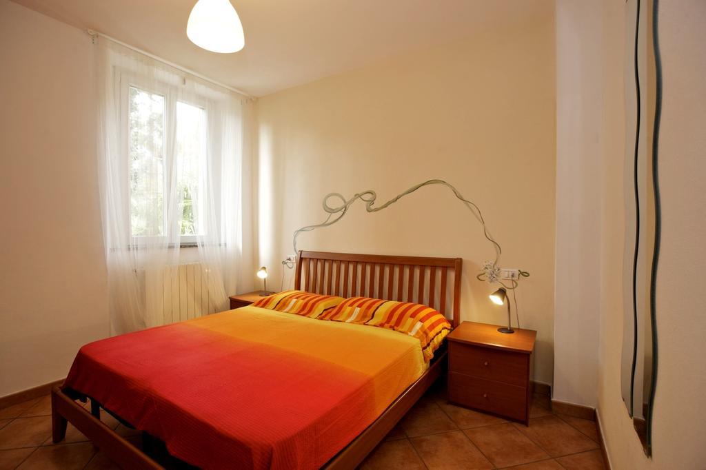 Bella Casa Alla Spiaggia Tronzano Lago Maggiore Buitenkant foto