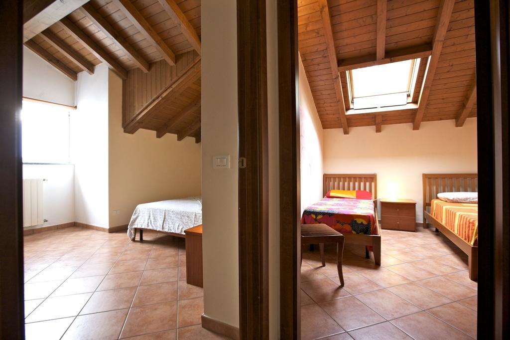 Bella Casa Alla Spiaggia Tronzano Lago Maggiore Buitenkant foto