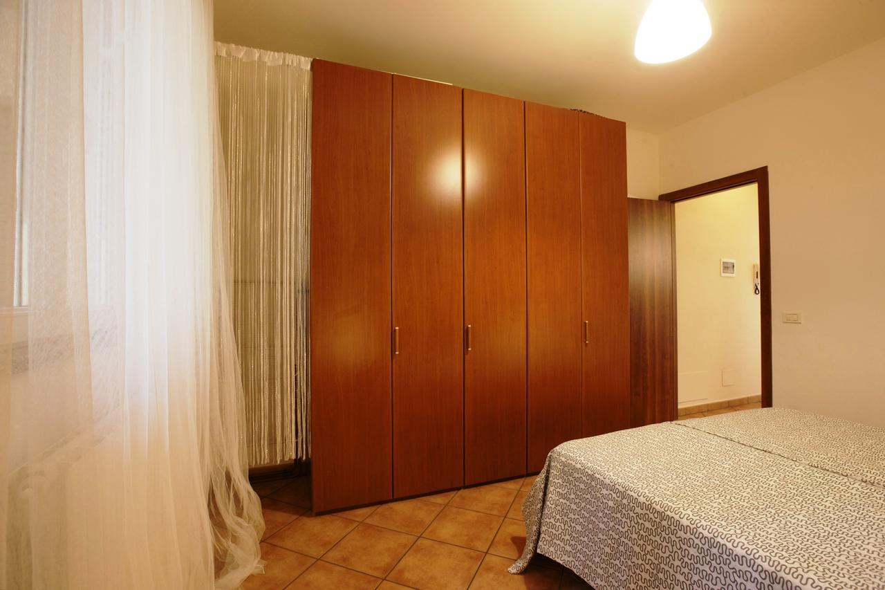 Bella Casa Alla Spiaggia Tronzano Lago Maggiore Buitenkant foto