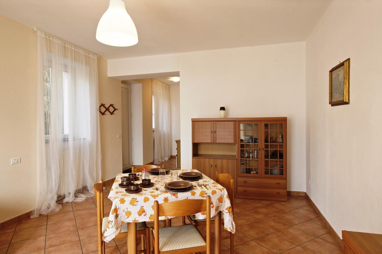 Bella Casa Alla Spiaggia Tronzano Lago Maggiore Buitenkant foto